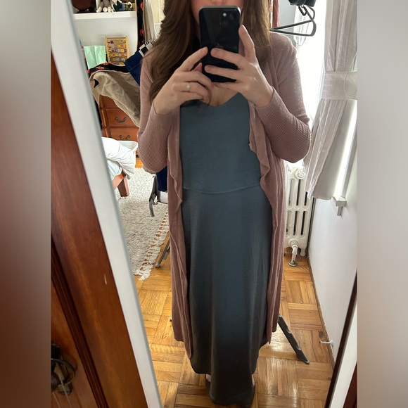 Maternity Dress - Picture 4 of 4